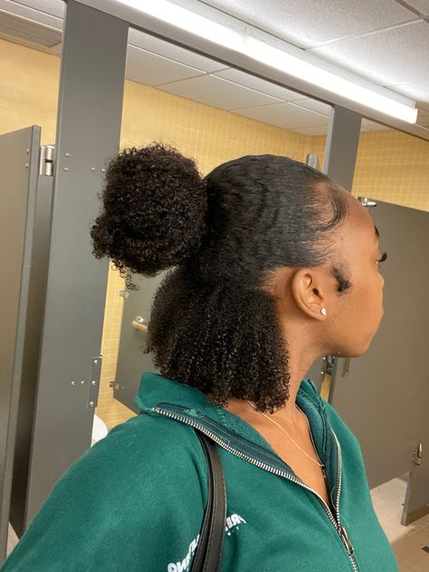 Shoe Lace Hair Puff, Shoulder Length 4c Hair, Natural Hair Styles Type 4, Cute Natural Hairstyles, Natural Hair Bun Styles, Big Box Braids Hairstyles, Protective Hairstyles For Natural Hair, Quick Natural Hair Styles, Shoulder Hair