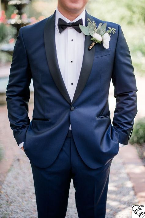 Twitter Navy Tuxedo Wedding, Coral Boutonniere, Navy Blue Tux, Navy Blue Suit Wedding, Blue Tuxedo Wedding, Wedding Suits Men Blue, Pose Pengantin, Blue Groomsmen, Blue Tux