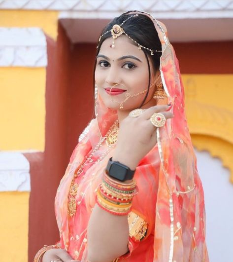 Jay Aadivasi Photo, Jay Aadivasi, Kirti Suresh, Rajasthani Photo, New Funny Pics, Rajasthani Culture, Rajasthani Bride, Editing Studio, Rajputi Poshak