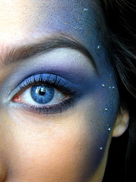 Galaxy+Inspired+Makeup Alien Make-up, Kostum Peri, Fantasy Make-up, Halloweenský Makeup, Alien Makeup, Space Makeup, Galaxy Makeup, Makeup Images, Character Aesthetics