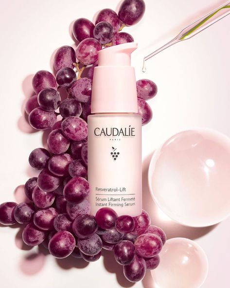 Caudalie Resveratrol Lift Instant Firming Serum: An oil-free serum that visibly firms, lifts, and reduces the look of wrinkles with Caudalie's exclusive patented alternative to retinol. Retinol Alternative, Wrinkle Remedies, Wrinkle Serum, Firming Serum, Face Wrinkles, Blonde Hair Inspiration, Cosmetic Design, Beauty Creations, Beauty Must Haves