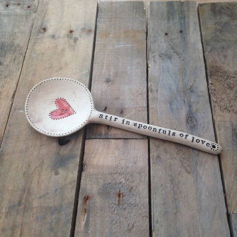 Ceramic 'Love' Spoon Love Spoons, Ceramic Inspiration, Ceramic Spoons, Pottery Classes, Ceramics Projects, Clay Art Projects, Pottery Ideas, Clay Ceramics, Baby Crafts