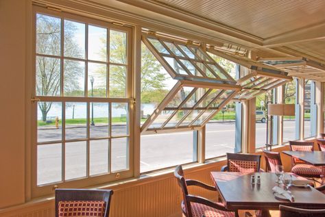 insulation - Removable windows for the porch or sunroom - Home Improvement Stack Exchange Screen Porch Panels, Sunroom Windows, 3 Season Porch, Patio Windows, Porch Kits, Three Season Porch, Screened Porch Designs, Balkon Decor, Porch Windows