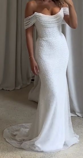 Mermaid Style Lace Wedding Dress, Courthouse Wedding Dress Curvy, Cap Sleeve Mermaid Wedding Dress, Satin Bodycon Wedding Dress, Midsize Wedding Dress Mermaid, Bridal Shower Bride Dress, Simple White Wedding Dress Classy, Wedding Dresses For Body Types, Figure Hugging Wedding Dress