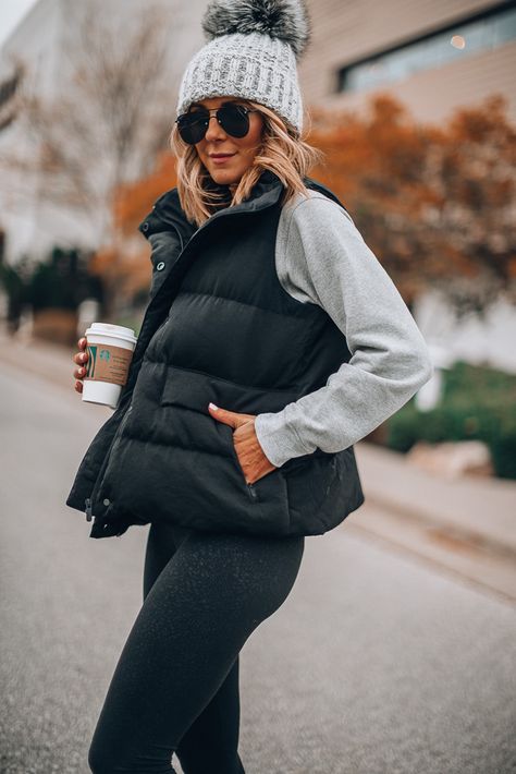 15 Cute Fall 2020 Outfit Ideas | What to Wear in Fall | Cella Jane What To Wear In Cold Weather Outfits, Cold Weather Outdoor Outfit, Cold Outdoor Outfit, Cold Weather Athletic Outfits, Womens Winter Outfits Cold Weather, Cold Weather Workout Outfit, Winter Travel Outfit Cold Weather, Womens Cold Weather Outfits, Outdoor Winter Outfit