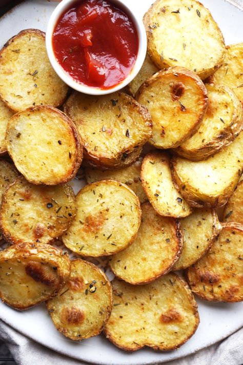 Potato Slices In Oven, Roasted Potato Slices, Potato Home Fries, Cottage Fries, Healthy Chip Alternative, Potato Fries Baked, Baked Potato Slices, Bean And Vegetable Soup, Crispy Baked Potatoes