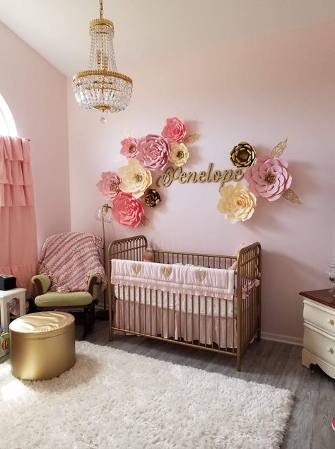 Baby Girl Nursery Pink Flower Nursery Ideas, Pink Flower Nursery, Ideas Habitaciones, Personalized Wall Decor, Baby Girl Bedroom, Flower Nursery, Nursery Letters, Baby Room Design, Flower Letters