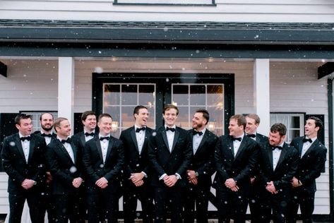 Large Groomsmen Party, Party Photos Ideas, Wedding Photos Groomsmen, Bridal Brunch Decorations, Groomsmen Black, Black Bridal Party, Mexican Fiesta Bridal Shower, Large Bridal Party, Ivy Photography