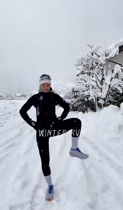 Cold Day Running Outfit, Cute Winter Running Outfit, Running In Winter Aesthetic, Running Outfits For Women Cold, Running Aesthetic Winter, Winter Running Aesthetic, Running Girly, Winter Workout Outfit, Clean Workout