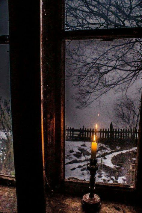 Winters Tafereel, Farmhouse Candles, Winter Szenen, Looking Out The Window, God Jul, Airbrush Art, Winter Beauty, Window View, Winter Wonder