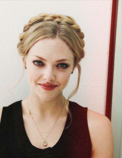 amanda Amanda Seyfried Hair, Halo Braid, Wedding Braids, Box Braids Styling, Crown Braid, Charlotte Casiraghi, Trending Hairstyles, Amanda Seyfried, Boho Hairstyles