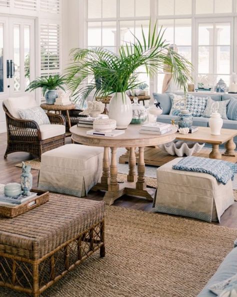 Hamptons Style Family Room, Hamptons Style Apartment, Beach Hamptons Interior Design, Hampton Home Interior, The Hamptons Houses Interior, Coastal Living Rooms With Sectionals, Costal Hampton Style, British Coastal Interiors, New Hamptons Style Interior Design