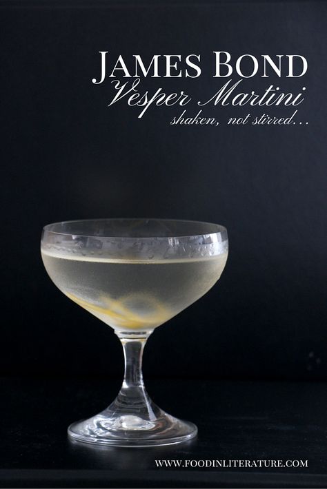 James Bond Vesper, Vesper Martini Recipe, Vesper Martini, Les Deux Magots, Dry Martini, Martini Recipe, Banana Milkshake, Martini Recipes, Alcohol Drink Recipes