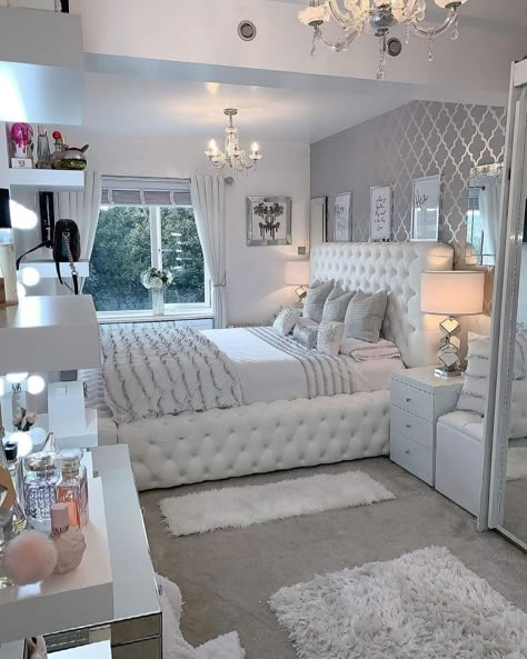 Bedroom Ideas For Small Rooms Cozy, Dream Bedroom Inspiration, White Room Decor, Luxury Room Bedroom, Classy Bedroom, Dream Apartment Decor, Room Redesign, Redecorate Bedroom, Luxury Rooms