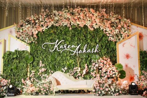 Photo of Beautiful stage decor for reception with a stunning personalised backdrop. Deepika Wedding, Pelamin Cantik, Mehndi Event, Engagement Stage, Engagement Stage Decoration, Reception Stage Decor, Sangeet Ceremony, Fitness Event, Wedding Stage Backdrop