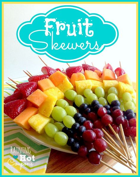 With St. Patrick's Day and spring just around the bend, our thoughts turn to green grass and warmer days. Here are 25 Cheery Over the Rainbow Treats and Projects to challenge your creative juices as we endure winter's final stand! Prom Food, Fruit Skewer, Rainbow Fruit Skewers, Fruit Kabob, Creative Dishes, Bunco Themes, Lemon Aid, Fruit Platters, Yummy Fruit