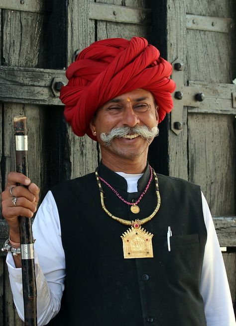 india | Rabari people in Narlai. | Retlaw Snellac Photography | Flickr Reference Landscape, Rajasthani Photo, Artistic Portrait Photography, Cottage Illustration, Rajasthani Art, Amazing India, Baby Photo Editing, Bride Photography Poses, Indian People