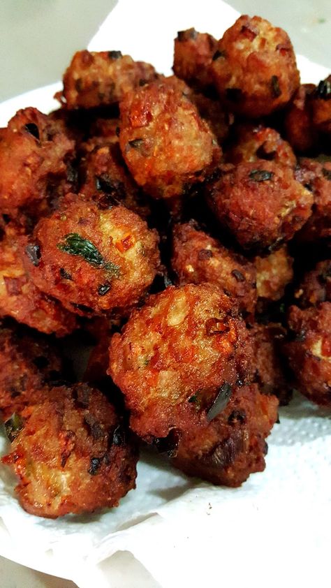 Deep Fried Meatballs, Crab Balls Recipe, Fried Meat, Fried Meatballs, Turkey Fryer, Minced Pork, Beef Meatballs, Fried Beef, Bbq Pork