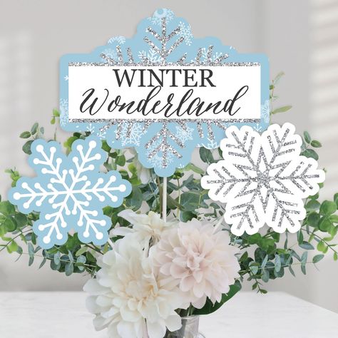 Snowflake Theme Party, Quinceanera Winter Wonderland, Winter Wedding Party, Winter Wonderland Centerpieces, Pink Winter Wonderland, Snowflake Birthday Party, Snowflake Centerpieces, Snowflake Table, Wedding Party Centerpieces