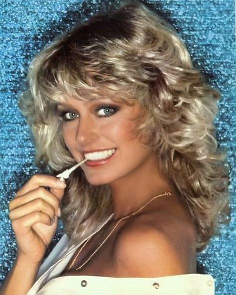 Farrah Fawcet, Blonde Wigs, Real Hair Wigs, Frontal Hairstyles, Farrah Fawcett, Blonde Bobs, Feathered Hairstyles, Blonde Wig, 인물 사진