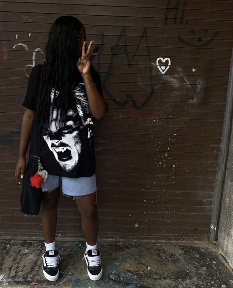 jorts outfit knu vans outfit inspo Short Outfits Black Women, Jort Outfits, Calm Fits, Vans Outfit, Fly Outfit, Stylish Summer Outfits, Outfit Inspo Casual, Cute Lazy Day Outfits, Swag Outfits For Girls