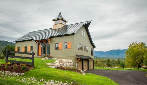 Small Barn Home, Small Barn House, Yankee Barn Homes, Mountain Home Exterior, Timber Frame Barn, Post And Beam Home, Barn House Design, Barn Style House Plans, Converted Barn