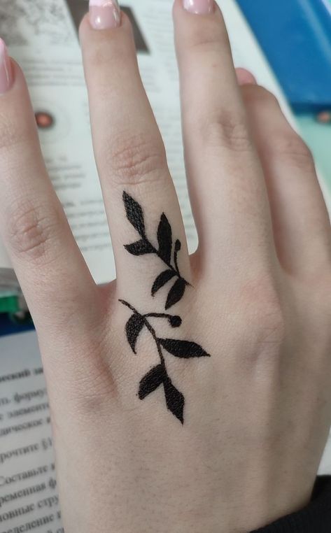 Small Tattoos With Pen, Pen Tatoos Ideas, Arm Doodles Easy, Hand Tattoos Pen, Hand Pen Tattoo, Pen Tattoo Ideas Doodles On Hand, Sharpie Hand Doodles, Drawings On Hands Pen, Easy Hand Drawings