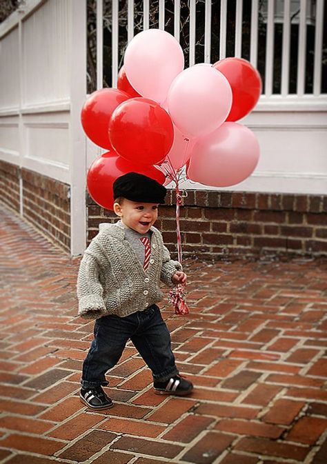 pink-red-balloons-valentine Valentines Photography Couples, Valentines Baby Photos, Selamat Hari Valentine, Valentines Day Photoshoot, Valentine Photo Shoot, Toddler Photoshoot, Kind Photo, Valentine Picture, Hari Valentine