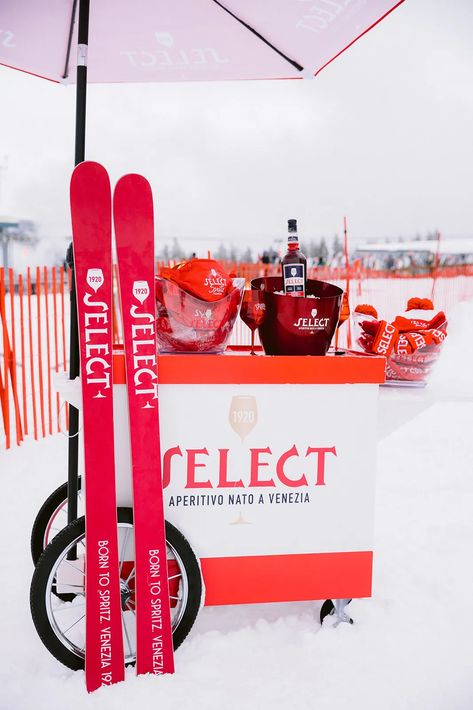 Apres Ski Sign, Apres Ski Event, Retro Ski Party, Afterski Party, Apres Ski Aesthetic, Alpine Aesthetic, Ski Bar, Shot Ski, Winter Club