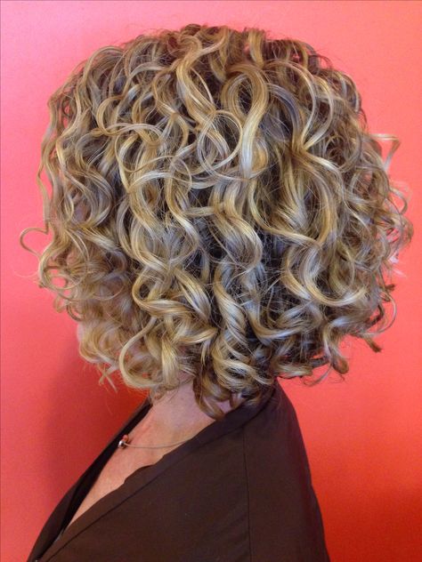 Robin Sjoblom for Southern Curl Atlanta. #Southerncurlatl  #devacut #curlyhairatlanta Permed Bob Hairstyles, Spiral Perm Short Hair, Kręcony Bob, Spiral Perm, Short Permed Hair, Curly Blonde Hair, Short Natural Curly Hair, Curly Bob Hairstyles, Hair Routine