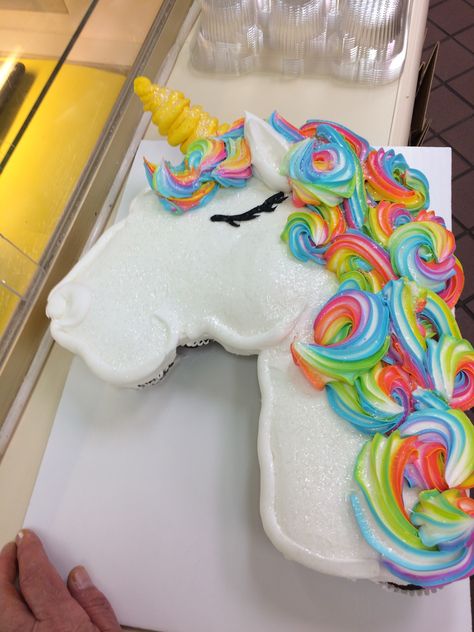 Cupcake unicorn Unicorn Cake Cupcake, Unicorn Cupcake Cake Pull Apart, Pull Apart Unicorn Cake, Unicorn Pull Apart Cake, Unicorn Cupcake Cake Template, Cupcake Unicorn Cake, Pullapart Cakes Birthday Parties, Cupcake Cake Unicorn, Unicorn Pull Apart Cupcakes