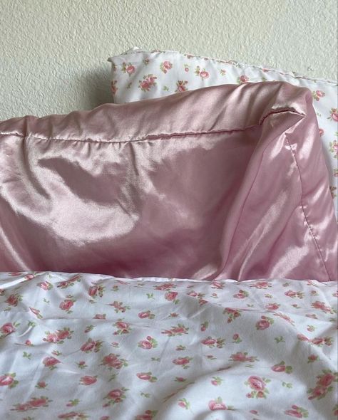 Pink Bedspread Dorm, Pink Satin Bed Sheets, Pink Satin Sheets Aesthetic, Floral Bedsheets Coquette, Pink Silk Sheets Aesthetic, Pink Pillow Case, Pink Floral Sheets Aesthetic, Pink Satin Pillowcase, Cute Pillow Cases Aesthetic