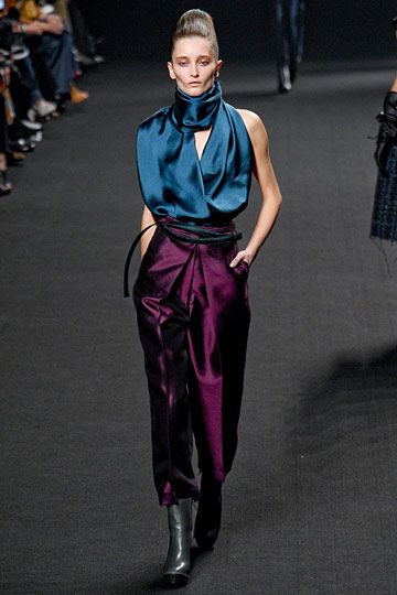 Fall jewel tones - Haider Ackerman Jewel Tones Fashion, Winter Typ, Violet Rose, Rose Bleu, Haider Ackermann, Fashion 2017, Jewel Tones, Fashion Colours, Lanvin