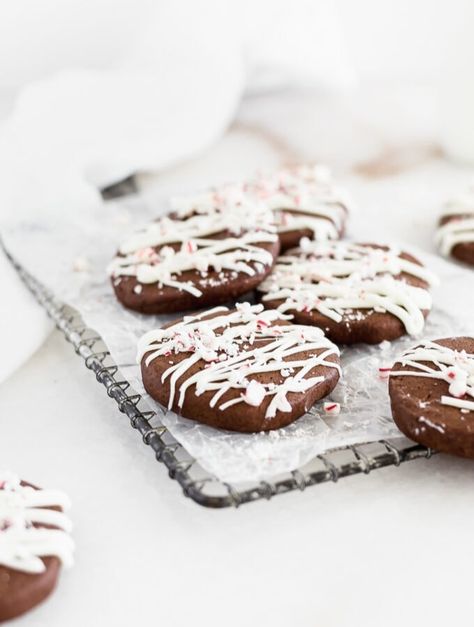 These peppermint bark icebox cookies feature an easy slice and bake chocolate mint icebox cookie drizzled with white chocolate and sprinkled with crushed peppermints for a pretty, delicious Christmas cookie! This post is sponsored by Bob’s Red Mill. As always, all opinions are my own. Thank you for supporting the brands that keep Lively Table... The post Peppermint Bark Icebox Cookies appeared first on Lively Table. Peppermint Mocha Cookies, Mocha Cookies, Chocolate Peppermint Cookies, Vegan White Chocolate, Candy Cane Cookies, Vegan Candies, Baking Goods, Peppermint Cookies, Peppermint Mocha