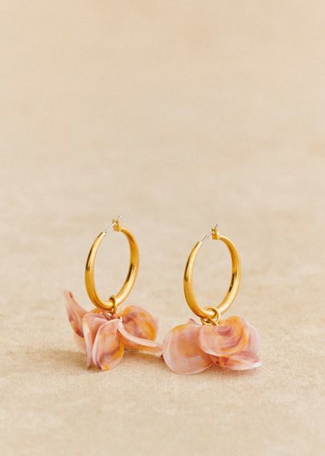 Flora Hoops - Blush - Resin - Sézane Blush Earrings, Ecru Color, Thread Earrings, Kate Middleton Style, Christmas Wishlist, Cozy Knits, Gold Hoop, Gold Hoop Earrings, Parisian Style