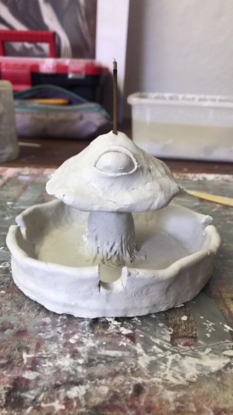 Ashtray Clay, Cottagecore Mushroom, Sculpture Art Clay, Clay Diy Projects, Clay Crafts Air Dry, Tanah Liat, Keramik Design, Ceramics Pottery Art, Ceramics Projects