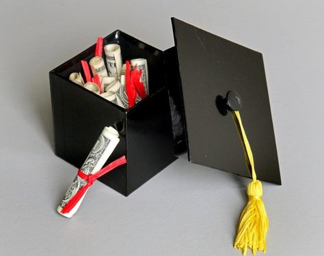 Graduation gift ideas Origami Stella, Graduation Money Gifts, Graduation Money, Money Flowers, Creative Money Gifts, Diy Event, 카드 디자인, High School Graduation, Graduation Cards