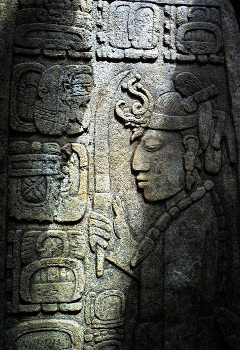 Mayan carving Mesoamerican Architecture, Mayan Architecture, Architecture Symbols, Mayan Civilization, Indian Stone, Ancient Mexico, Maya Civilization, Relief Carving, Grey Alien