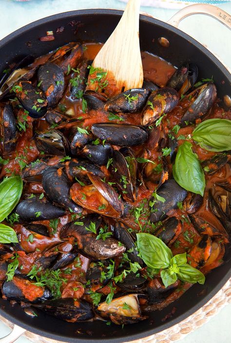 Mussels Marinara Recipe, Scallops Recipes, Mussels Marinara, Baked Mussels, Marinara Recipe, Seafood Buffet, Mussels Recipe, Sea Scallops, Rib Eye