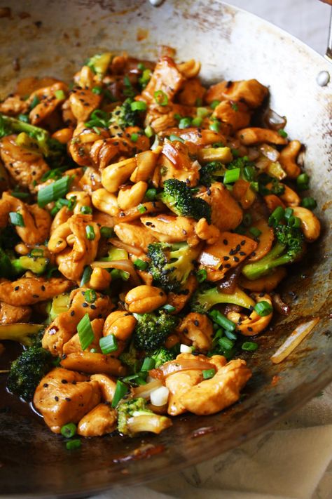 Cashew Chicken Recipe, Resepi Ayam, Fest Mad, Cibo Asiatico, Mapo Tofu, Cashew Chicken, Chicken Meals, Deilig Mat, Chicken Legs