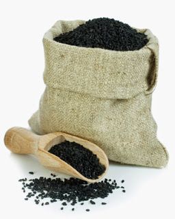 The Blessed Seed - Nigella Sativa: 33 Reasons to Take Nigella Sativa Daily Kalonji Oil, Honey And Warm Water, Herbal Store, Black Cumin, Plant Benefits, Nigella Seeds, Celery Seed, Holy Basil, Black Seed Oil