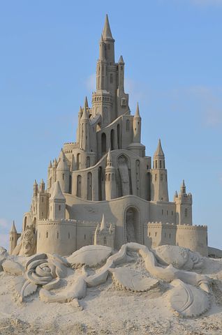 300+ Free Sand Castle & Sand Images - Pixabay Beach Sand Castles, Beach Sand Art, Sand People, Sand Sculpture, Sand Castles, Snow Sculptures, Castle Art, Sand Sculptures, Sand Casting