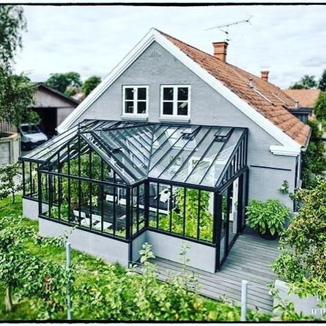 The dream...a 4 season conservatory attached to the house...❤ Greenhouse Attached To House, Serre Diy, Attached Greenhouse, Conservatory Greenhouse, Diy Greenhouse Plans, Home Greenhouse, Wooden Greenhouses, Backyard Greenhouse, Small Greenhouse