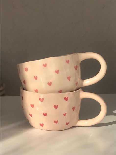 Ceramic Cafe, Diy Pottery Painting, Pottery Painting Designs, Pretty Mugs, Creative Coffee, Tanah Liat, Kunst Inspiration, Keramik Design, Painted Mugs