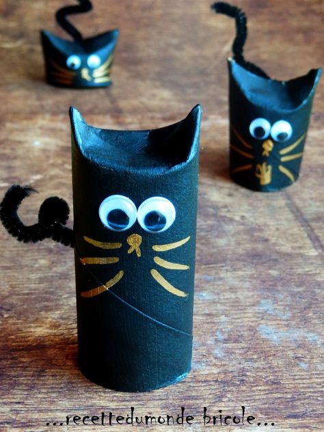 5 fun toilet paper roll crafts - Lovebugs and Postcards Fun Toilet, Paper Roll Crafts Diy, Toilet Paper Crafts, Inexpensive Crafts, Toilet Paper Rolls, Manualidades Halloween, Toilet Paper Roll Crafts, Paper Roll Crafts, Paper Towel Roll Crafts