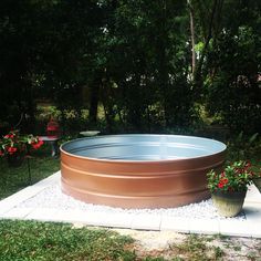 copper painted stock tank pool Stock Pool, Diy Stock Tank Pool, Tank Pool Ideas, Stock Tank Pool Ideas, Pool Stairs, Galvanized Stock Tank, Stock Tank Pools, Stock Tank Swimming Pool, Stock Pools