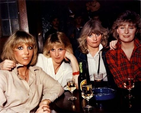 A World Of 80s Style: Photographs Documented British Teenage Courtship At North England’s First Disco Pub Paul Graham, Eugene Smith, People References, Wood Photography, Tom Wood, Walker Evans, Pub Design, British Pub, Storytelling Photography