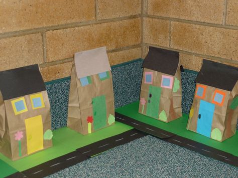 Neighborhood Project, Fun New Book Paper Bag Houses, Neighborhood Activities, Homework Ideas, Community Helpers Theme, Building Crafts, Buch Design, Daycare Ideas, Family Theme, Preschool Theme