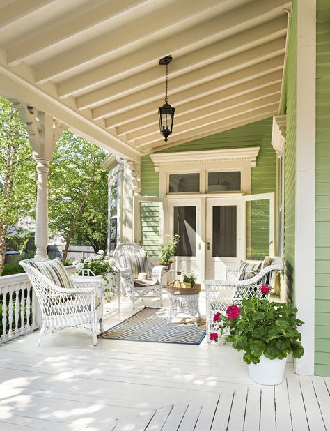 This Old House — BRIGHT + AIRY REHAB FOR A ONCE-GLOOMY VICTORIAN... Ruang Tamu Outdoor, Modern Farmhouse Porch, Jamestown Ny, Koti Diy, Asma Kat, Pelan Rumah, Building A Porch, Farmhouse Front Porches, Farmhouse Porch