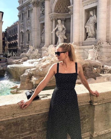 Week In Italy, What To Wear In Italy, European Travel Outfit, Tourist Outfit, Rome Outfits, Italy Travel Outfit, Travel To Italy, Outfit Elegantes, Europe Travel Outfits